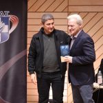 Τον Δήμαρχο Ηρακλείου βράβευσε η ΕΑΣ ΣΕΓΑΣ Κρήτης για τη στήριξή στο RUN GREECE και τον κλασικό αθλητισμό