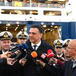 Β. Κικίλιας από λιμάνι Πειραιά: «Πάνω απ’ όλα η ασφάλεια» – Έκκληση για προσοχή στην πασχαλινή έξοδο