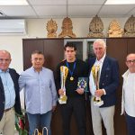 Ο Δήμαρχος Περιστερίου Ανδρέας Π. Παχατουρίδης τίμησε τον δις παγκόσμιο πρωταθλητή Kick Boxing Ηλία Παπαδέα