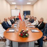 Πραγματοποιήθηκε η συνάντηση αντιπροσωπειών Ελλάδος και Τουρκίας στα Χανιά στο πλαίσιο των ΜΟΕ